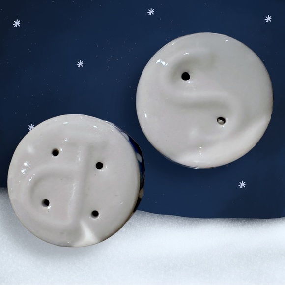 Vintage Winter Wonderland Christmas Salt and Pepper Shakers Vintage - Picture 5 of 6